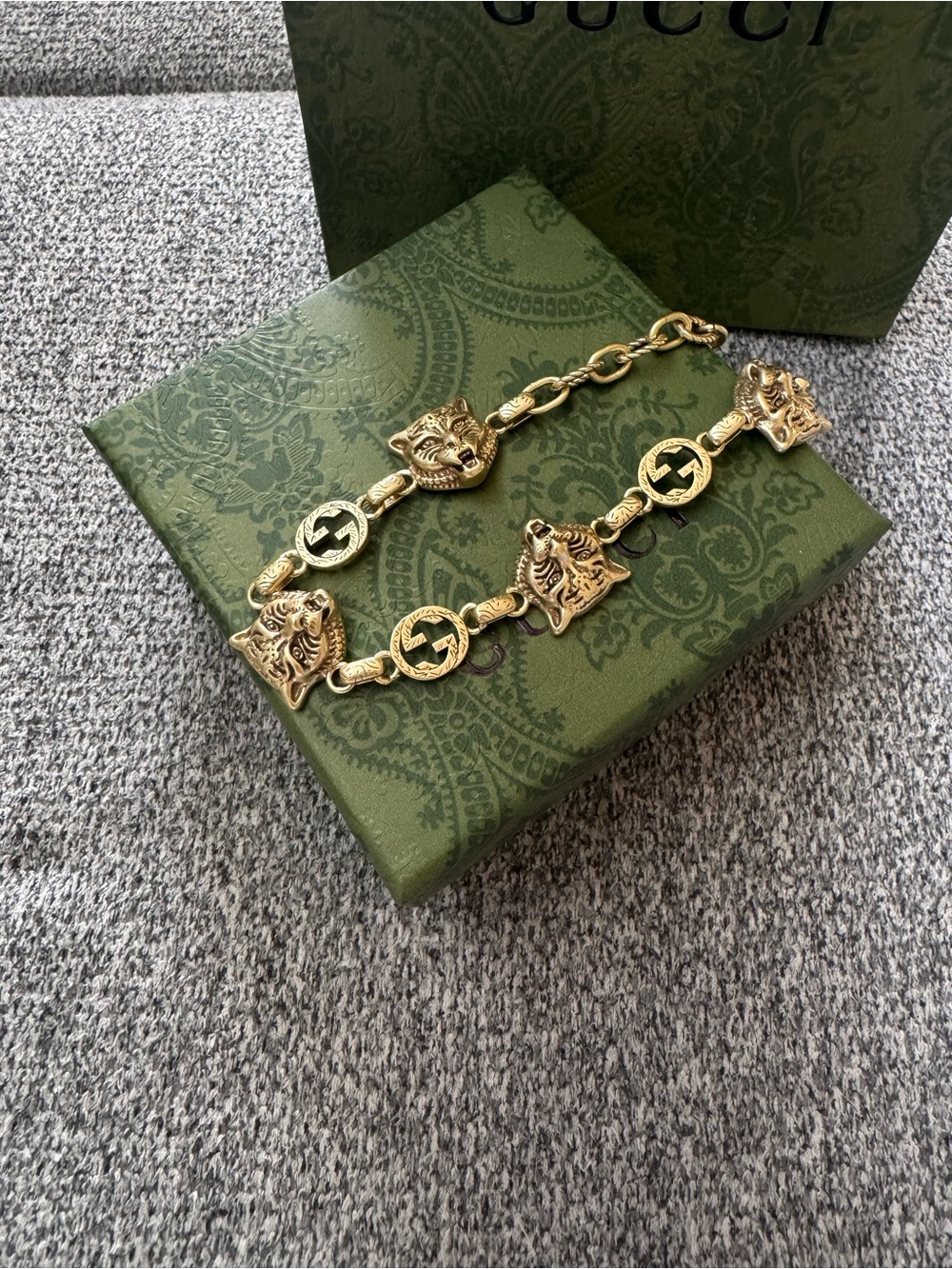Gucci Gold Lion Head Link Bracelet